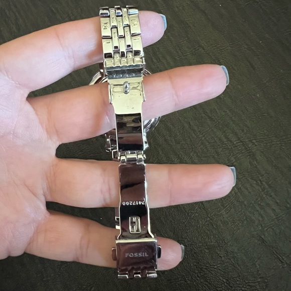 Fossil Jacqueline ES3545 Women's Silver Stainless Steel Analog Dial Watch RQ100 - Picture 3 of 5